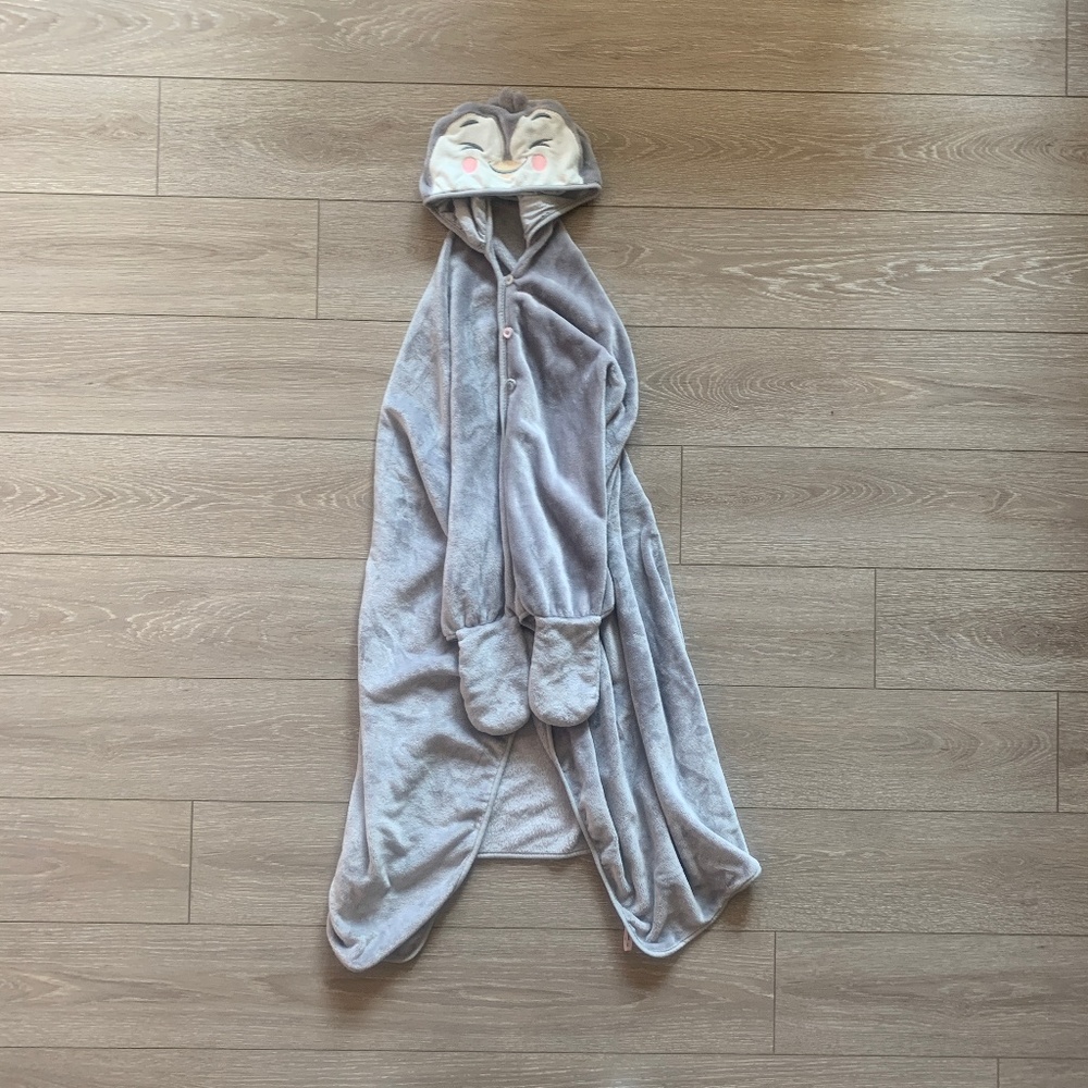 NWOT Penguin Hooded Hoodie Blanket with Mittens